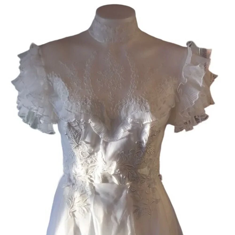 Vintage Handmade White Lace Wedding Dress 1985 Ruffles Cottage Core 4/6 - Picture 6 of 16